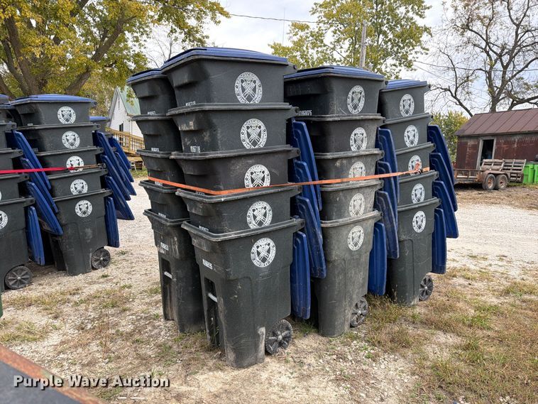 image for item FM6625 (30) trash cans