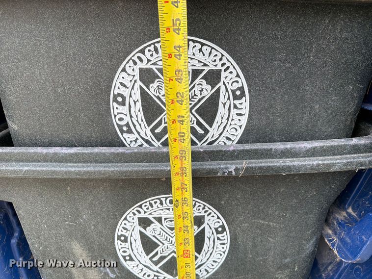 image for item FM6625 (30) trash cans