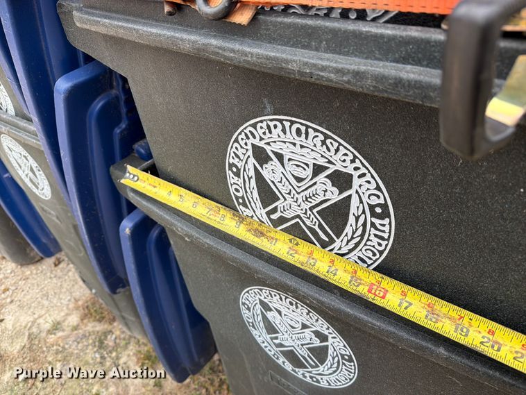 image for item FM6625 (30) trash cans