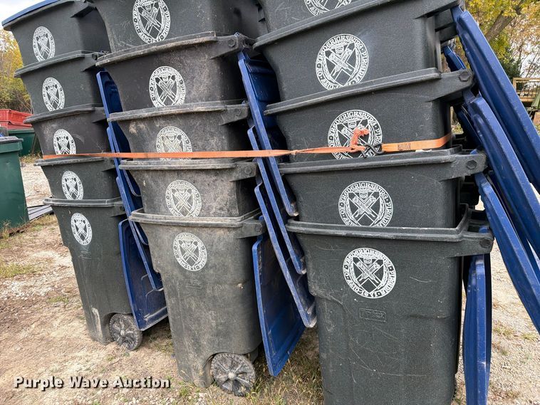 image for item FM6625 (30) trash cans