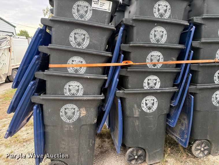 image for item FM6625 (30) trash cans