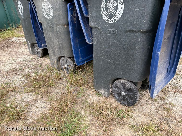 image for item FM6625 (30) trash cans