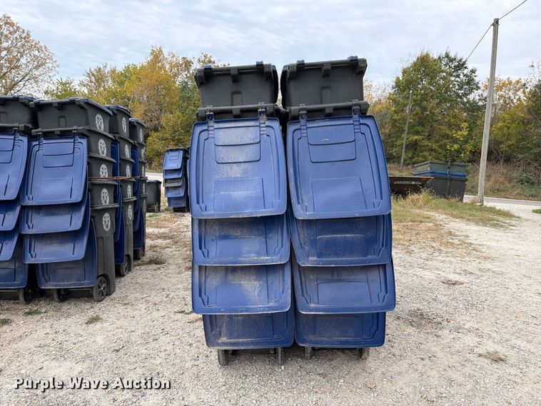 image for item FM6626 (30) trash cans