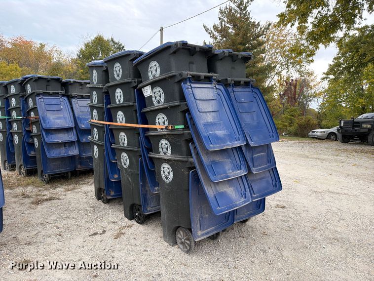 image for item FM6626 (30) trash cans