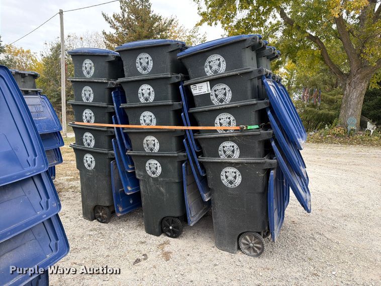 image for item FM6626 (30) trash cans