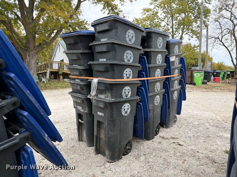 image for item FM6626 (30) trash cans
