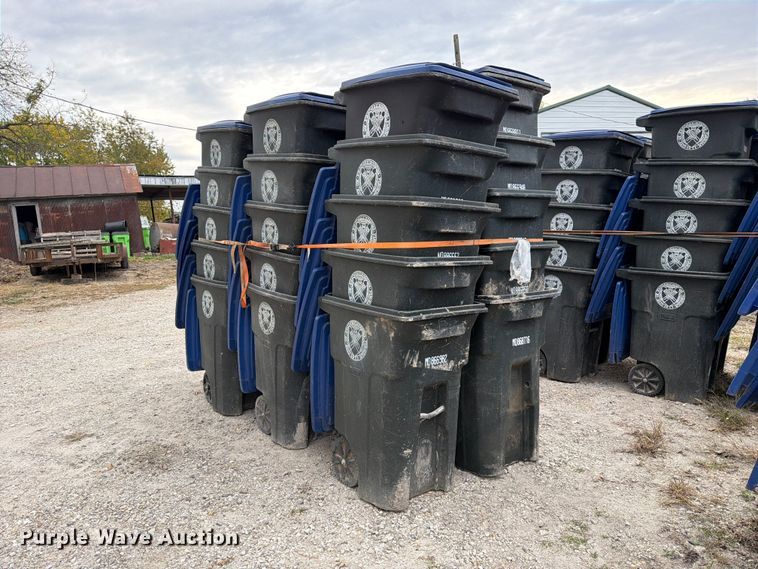 image for item FM6626 (30) trash cans