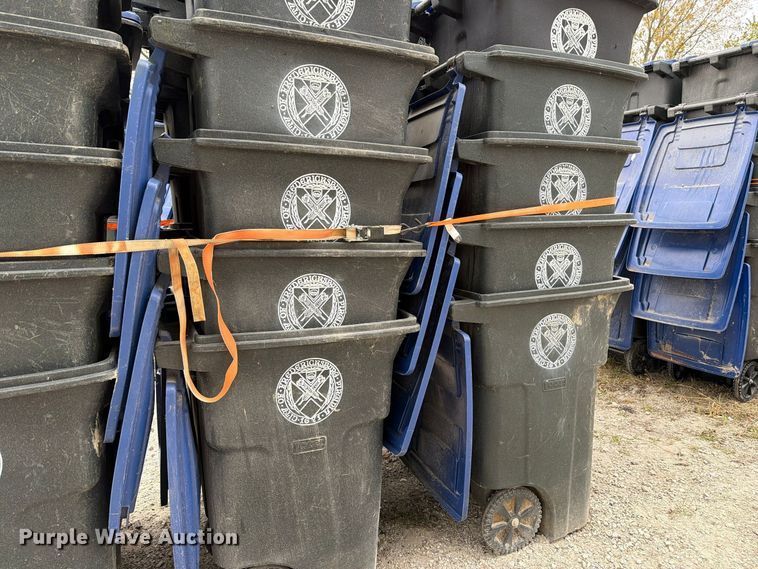 image for item FM6626 (30) trash cans