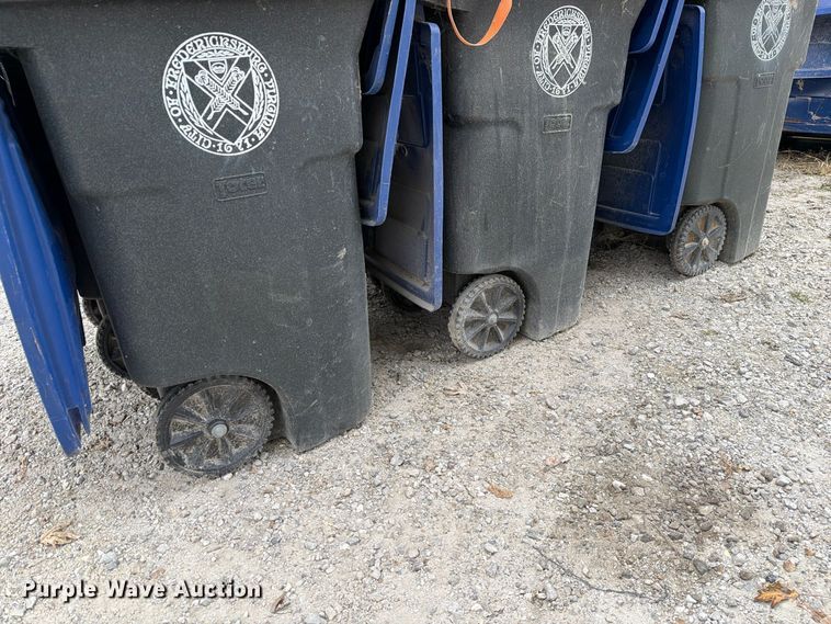 image for item FM6626 (30) trash cans