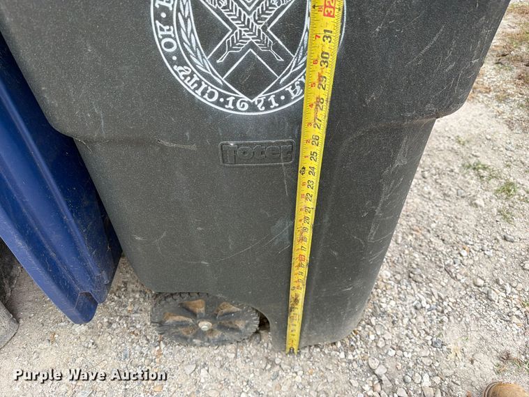 image for item FM6626 (30) trash cans