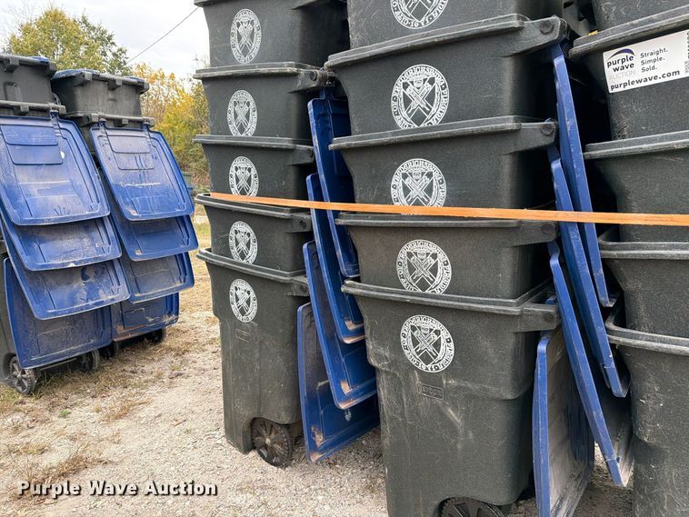 image for item FM6626 (30) trash cans