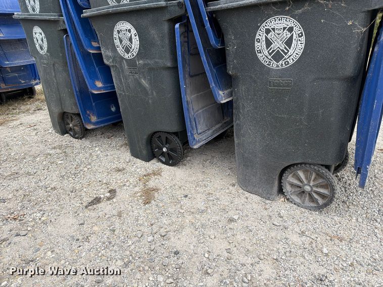 image for item FM6626 (30) trash cans