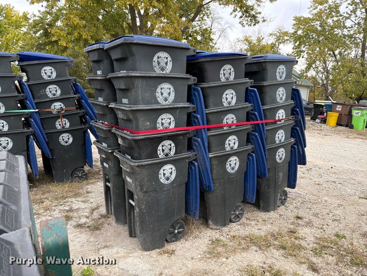 image for item FM6627 (30) trash cans