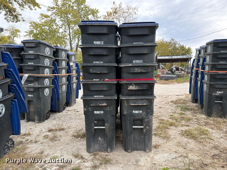 image for item FM6627 (30) trash cans