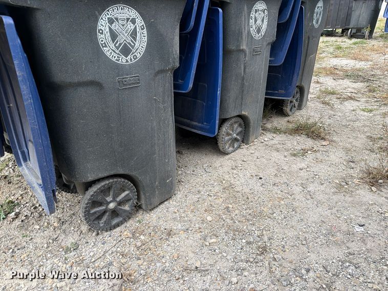 image for item FM6627 (30) trash cans