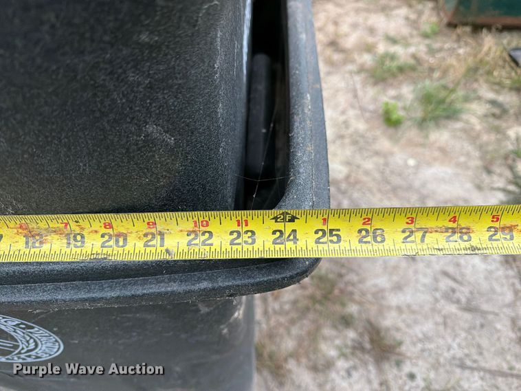 image for item FM6627 (30) trash cans