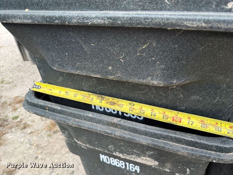 image for item FM6627 (30) trash cans