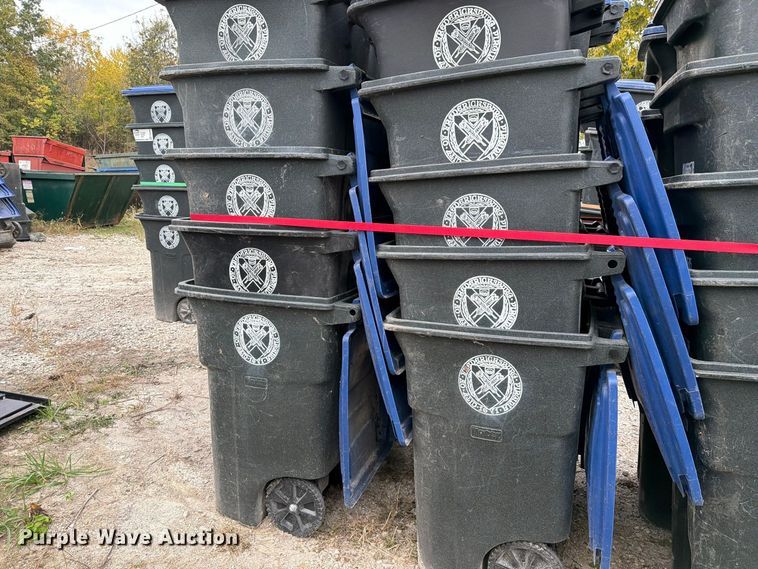 image for item FM6627 (30) trash cans