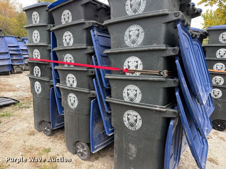 image for item FM6627 (30) trash cans