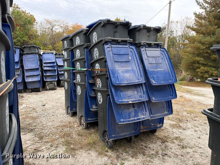 image for item FM6628 (30) trash cans