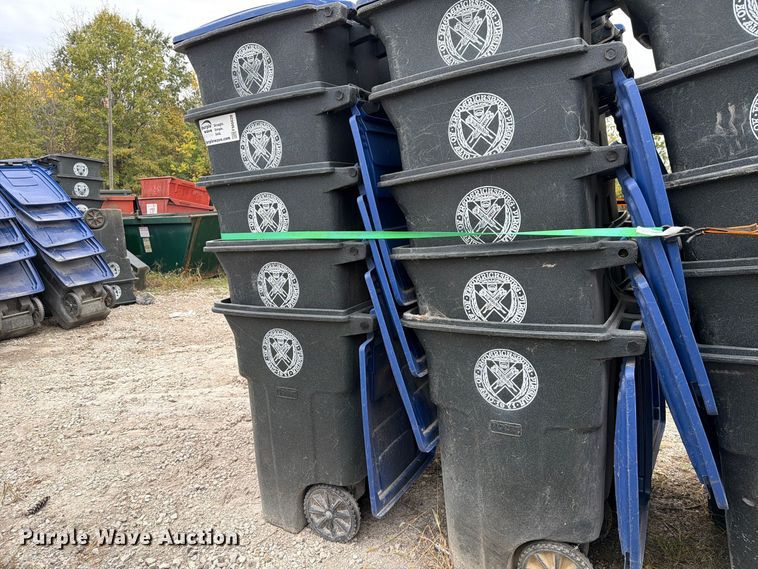 image for item FM6628 (30) trash cans