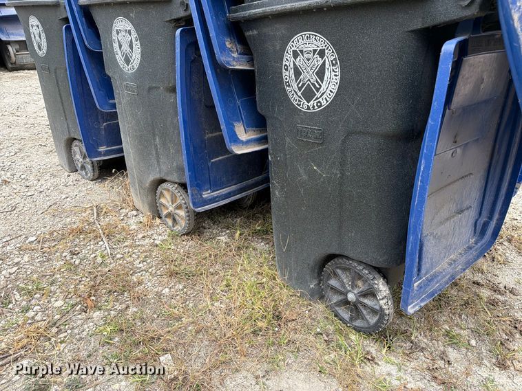 image for item FM6628 (30) trash cans