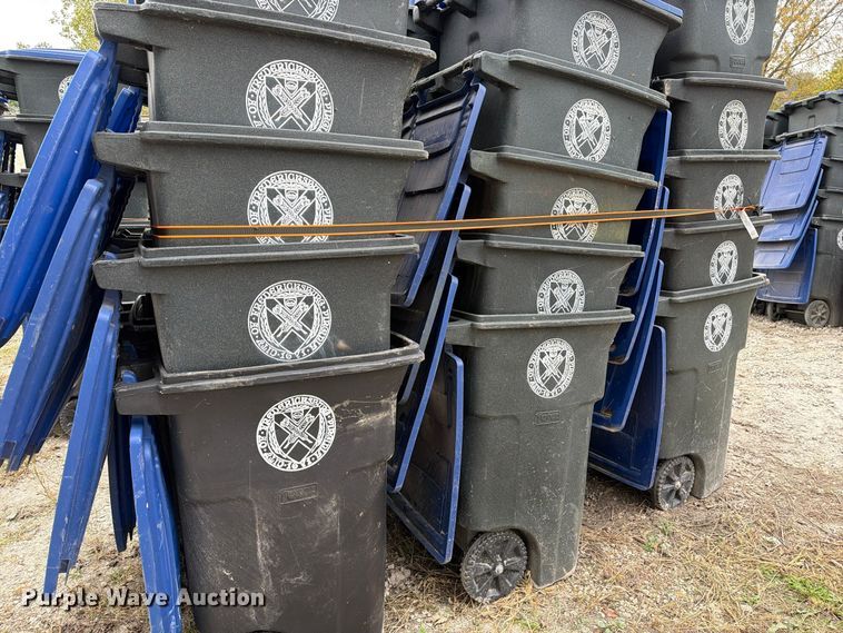 image for item FM6628 (30) trash cans