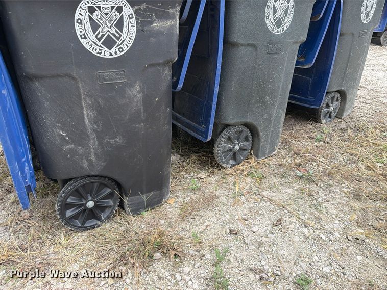 image for item FM6628 (30) trash cans