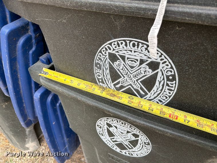 image for item FM6628 (30) trash cans