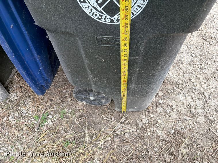 image for item FM6628 (30) trash cans