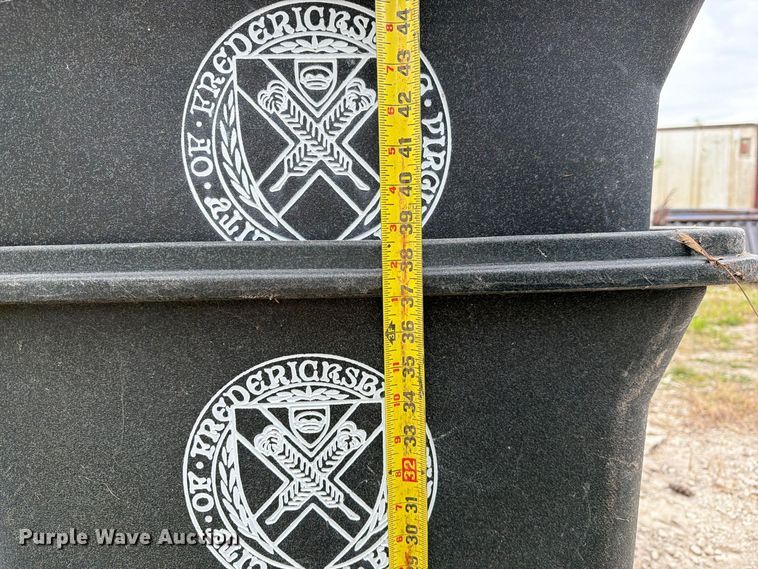 image for item FM6628 (30) trash cans