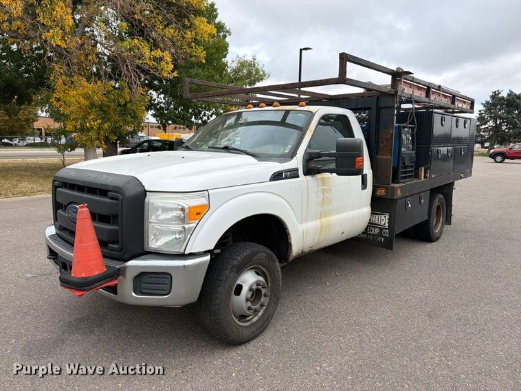 image for item FM7722 2016 Ford F350 Super Duty XL utility bed pickup truck