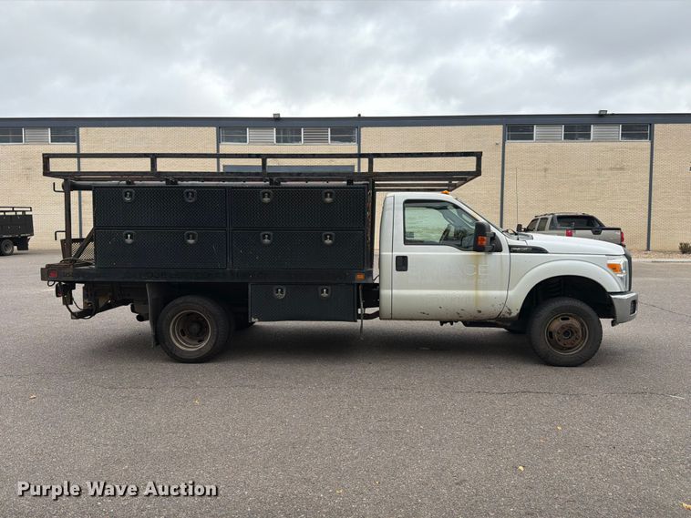 image for item FM7722 2016 Ford F350 Super Duty XL utility bed pickup truck