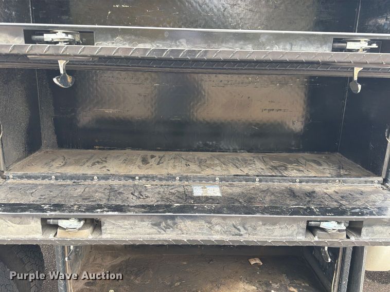 image for item FM7722 2016 Ford F350 Super Duty XL utility bed pickup truck