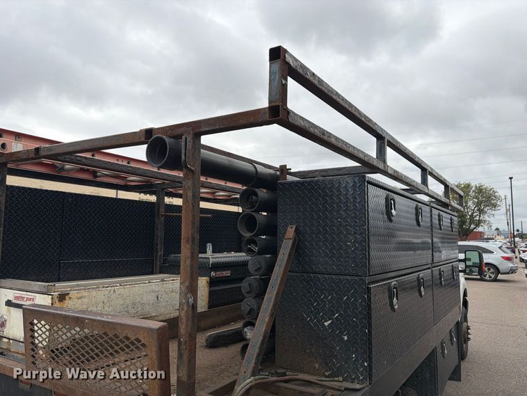 image for item FM7722 2016 Ford F350 Super Duty XL utility bed pickup truck