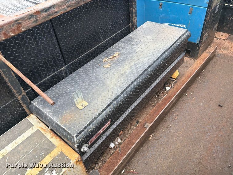 image for item FM7722 2016 Ford F350 Super Duty XL utility bed pickup truck