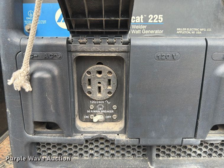 image for item FM7722 2016 Ford F350 Super Duty XL utility bed pickup truck