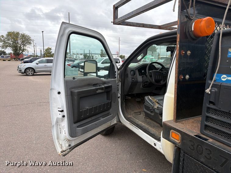 image for item FM7722 2016 Ford F350 Super Duty XL utility bed pickup truck