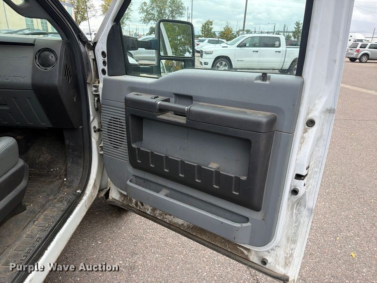 image for item FM7722 2016 Ford F350 Super Duty XL utility bed pickup truck