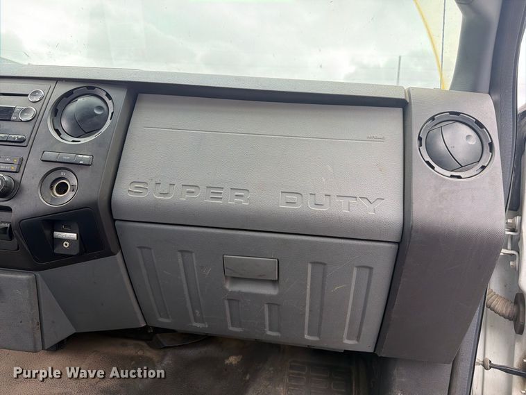 image for item FM7722 2016 Ford F350 Super Duty XL utility bed pickup truck