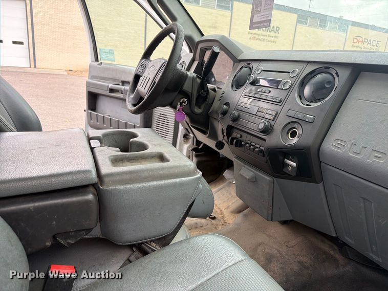 image for item FM7722 2016 Ford F350 Super Duty XL utility bed pickup truck