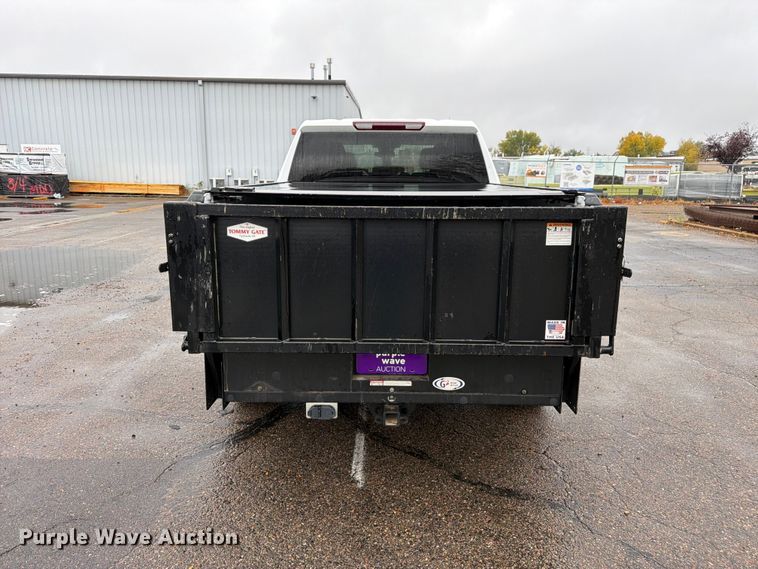 image for item FM7723 2023 GMC Sierra 1500 Crew Cab pickup truck