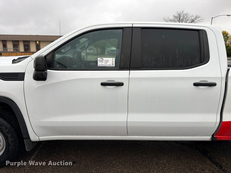 image for item FM7723 2023 GMC Sierra 1500 Crew Cab pickup truck