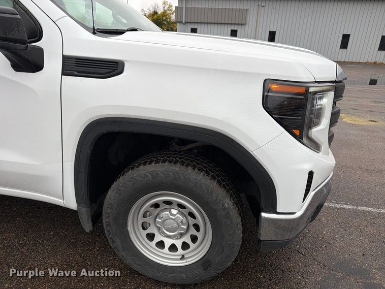 image for item FM7723 2023 GMC Sierra 1500 Crew Cab pickup truck