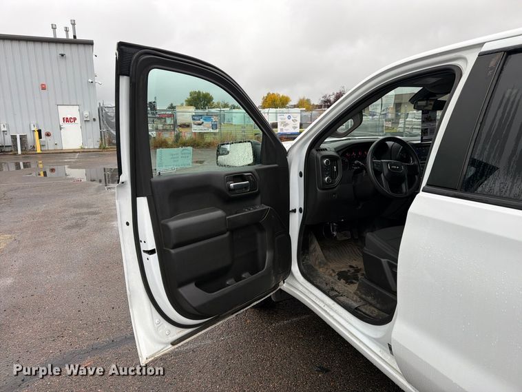 image for item FM7723 2023 GMC Sierra 1500 Crew Cab pickup truck