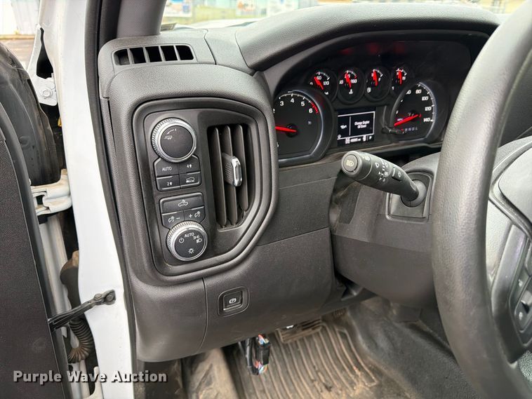 image for item FM7723 2023 GMC Sierra 1500 Crew Cab pickup truck