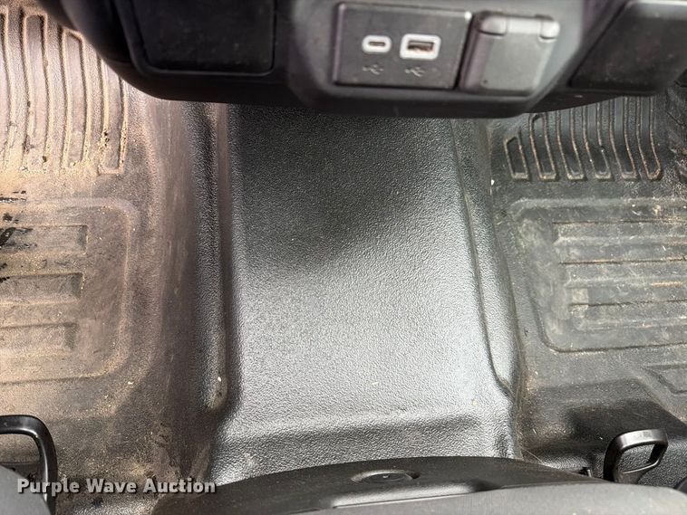 image for item FM7723 2023 GMC Sierra 1500 Crew Cab pickup truck