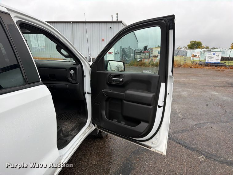 image for item FM7723 2023 GMC Sierra 1500 Crew Cab pickup truck