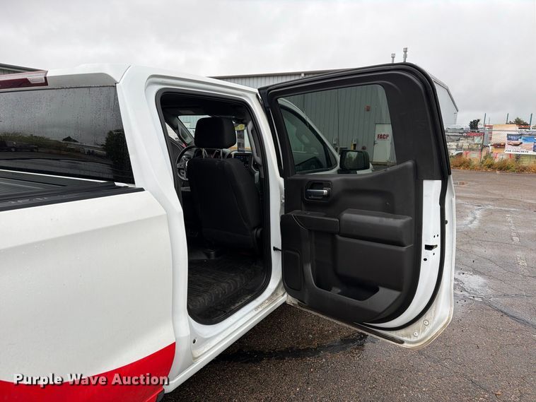 image for item FM7723 2023 GMC Sierra 1500 Crew Cab pickup truck