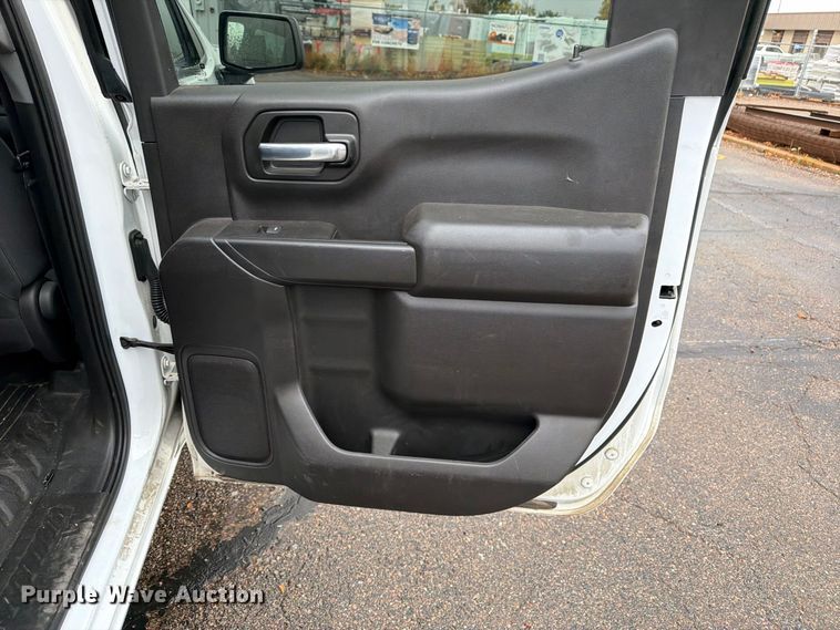 image for item FM7723 2023 GMC Sierra 1500 Crew Cab pickup truck